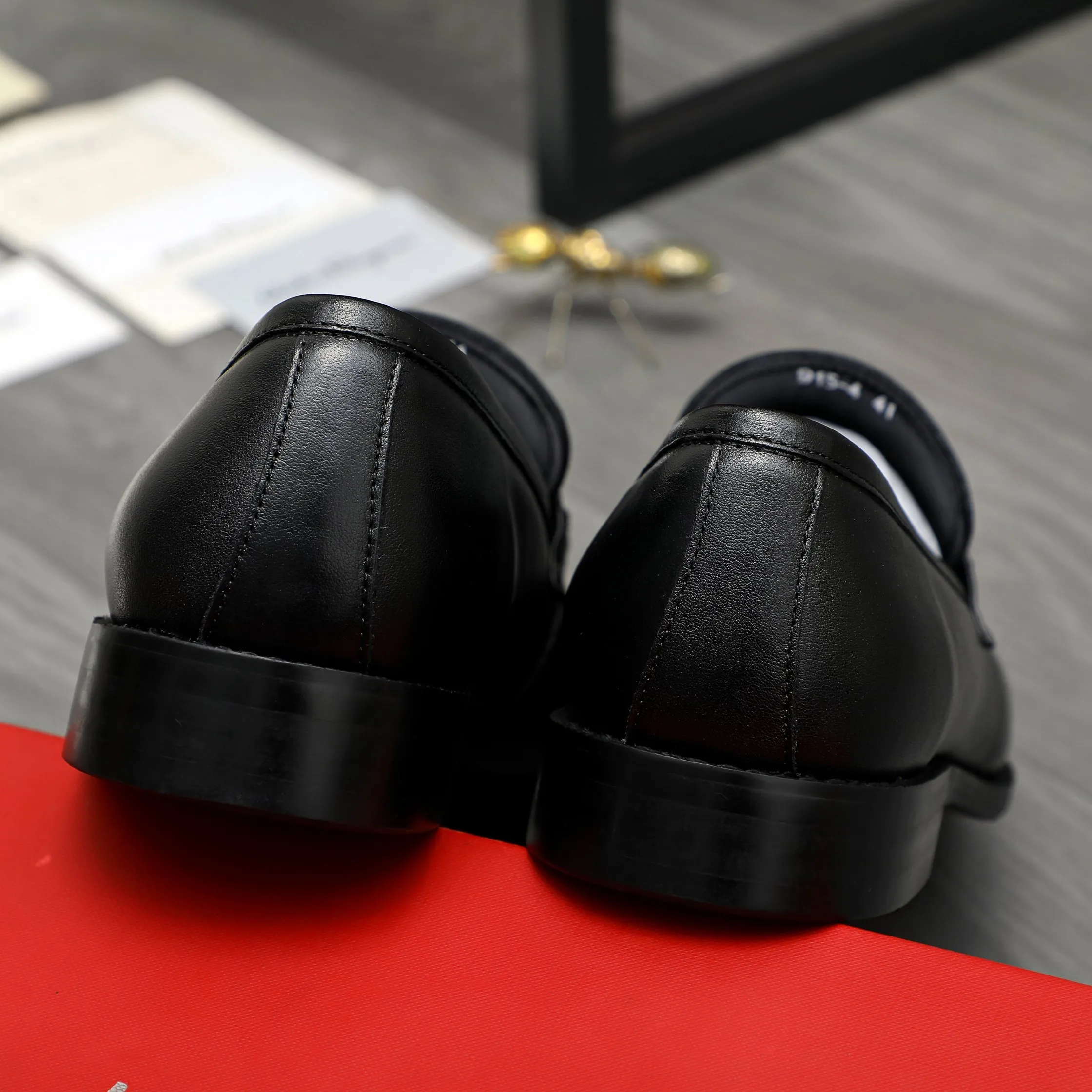 Men's shoes 💰420 Product trademark: Ferragamo " Ferragamo ] Business slip-on leather shoes Regular size: 39-45 (38.46 custom-made, non-refundable) Product materials: Selected high-quality cowhide upper, sheepskin lining, original rubber outsole